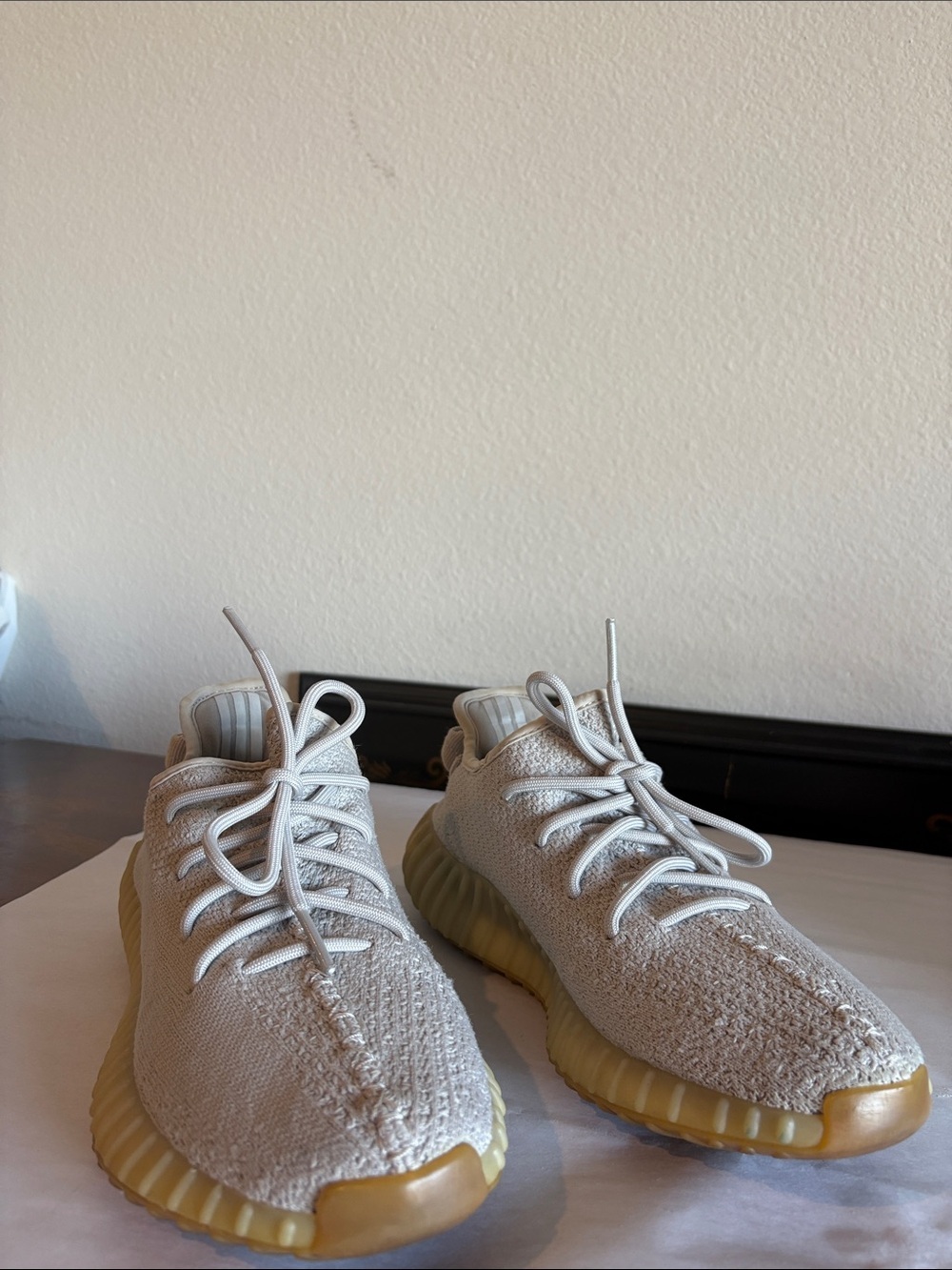 Adidas Yeezy sneakers womens 7.5 / mens 9 - Picture 3 of 6